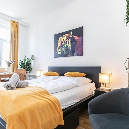 Explore Vienna: 1Br Retreat Near Westbahnhof 아파트 외부 사진