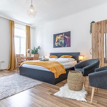 Explore Vienna: 1Br Retreat Near Westbahnhof 외부 사진