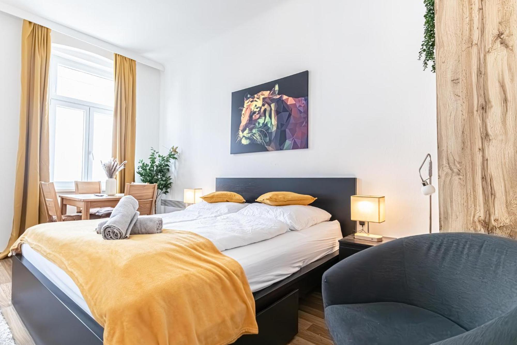 Explore Vienna: 1Br Retreat Near Westbahnhof 아파트 외부 사진