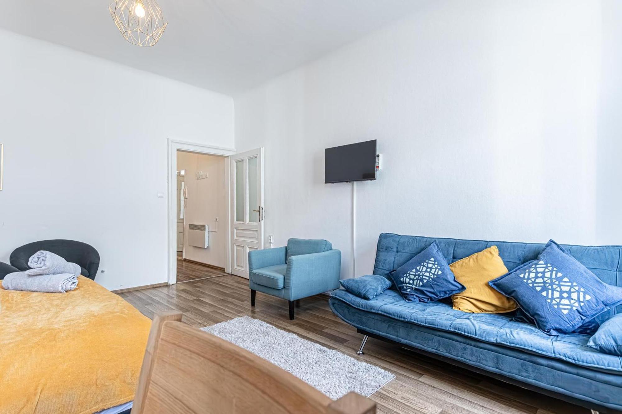 Explore Vienna: 1Br Retreat Near Westbahnhof 외부 사진