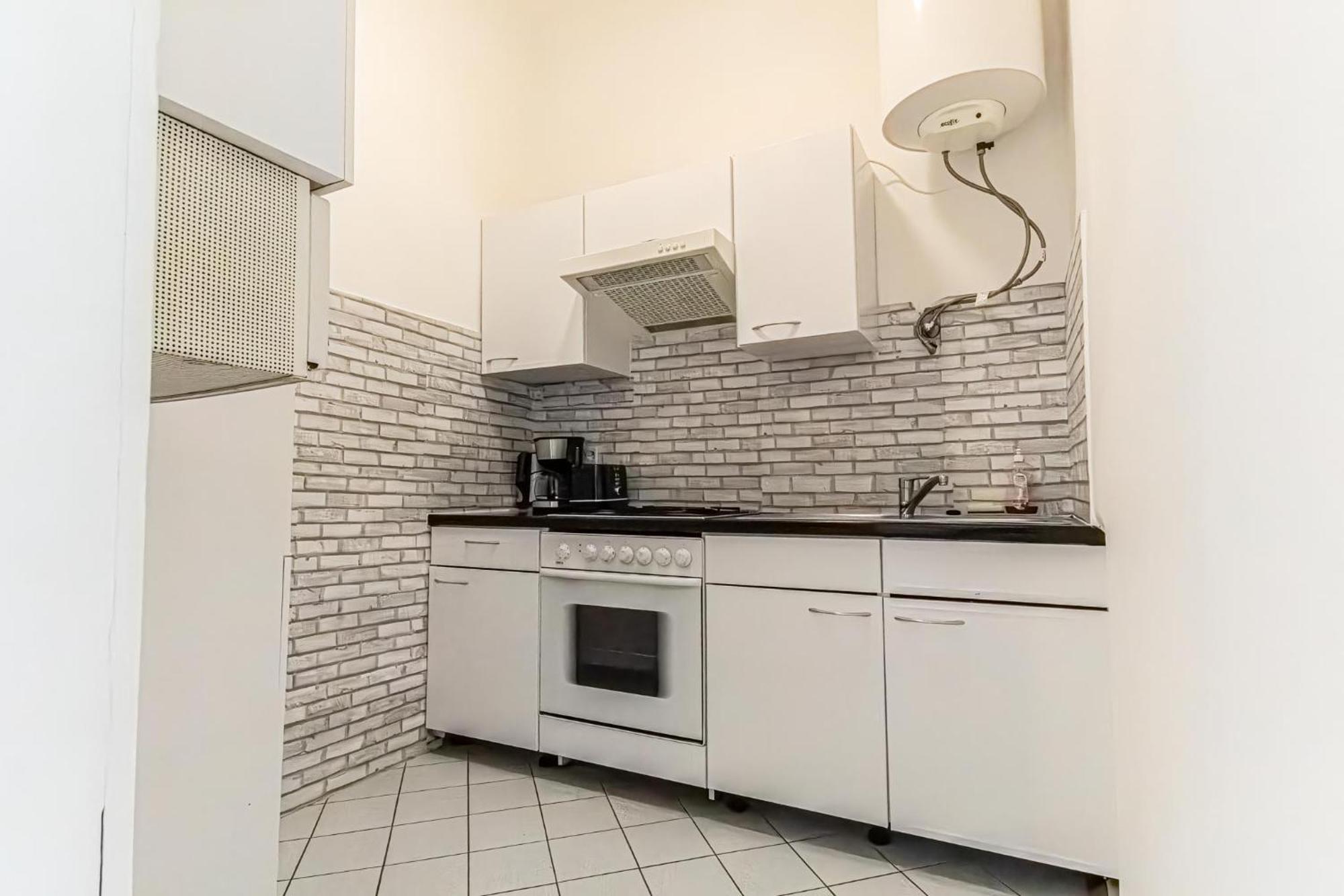 Explore Vienna: 1Br Retreat Near Westbahnhof 아파트 외부 사진