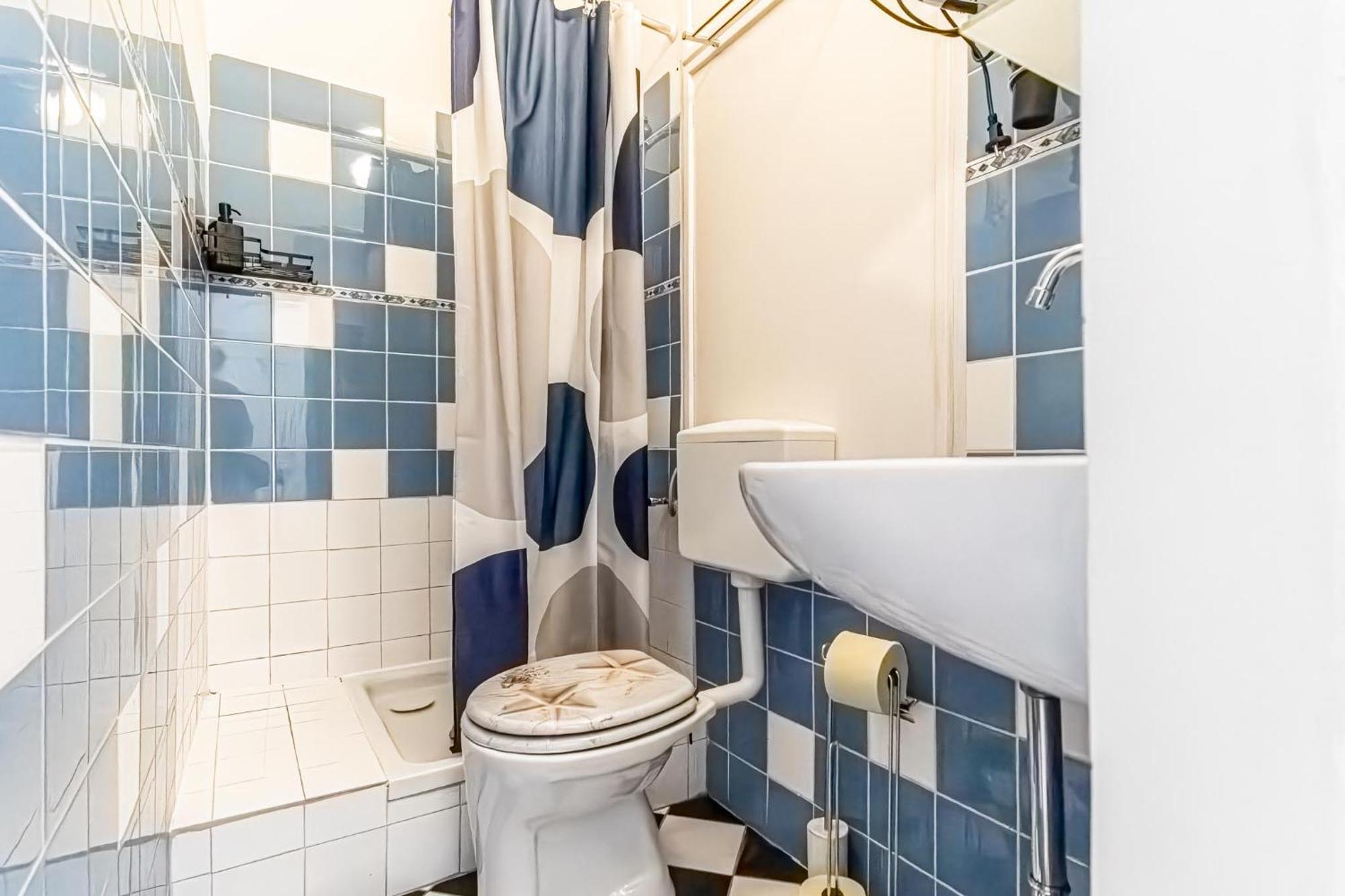 Explore Vienna: 1Br Retreat Near Westbahnhof 외부 사진