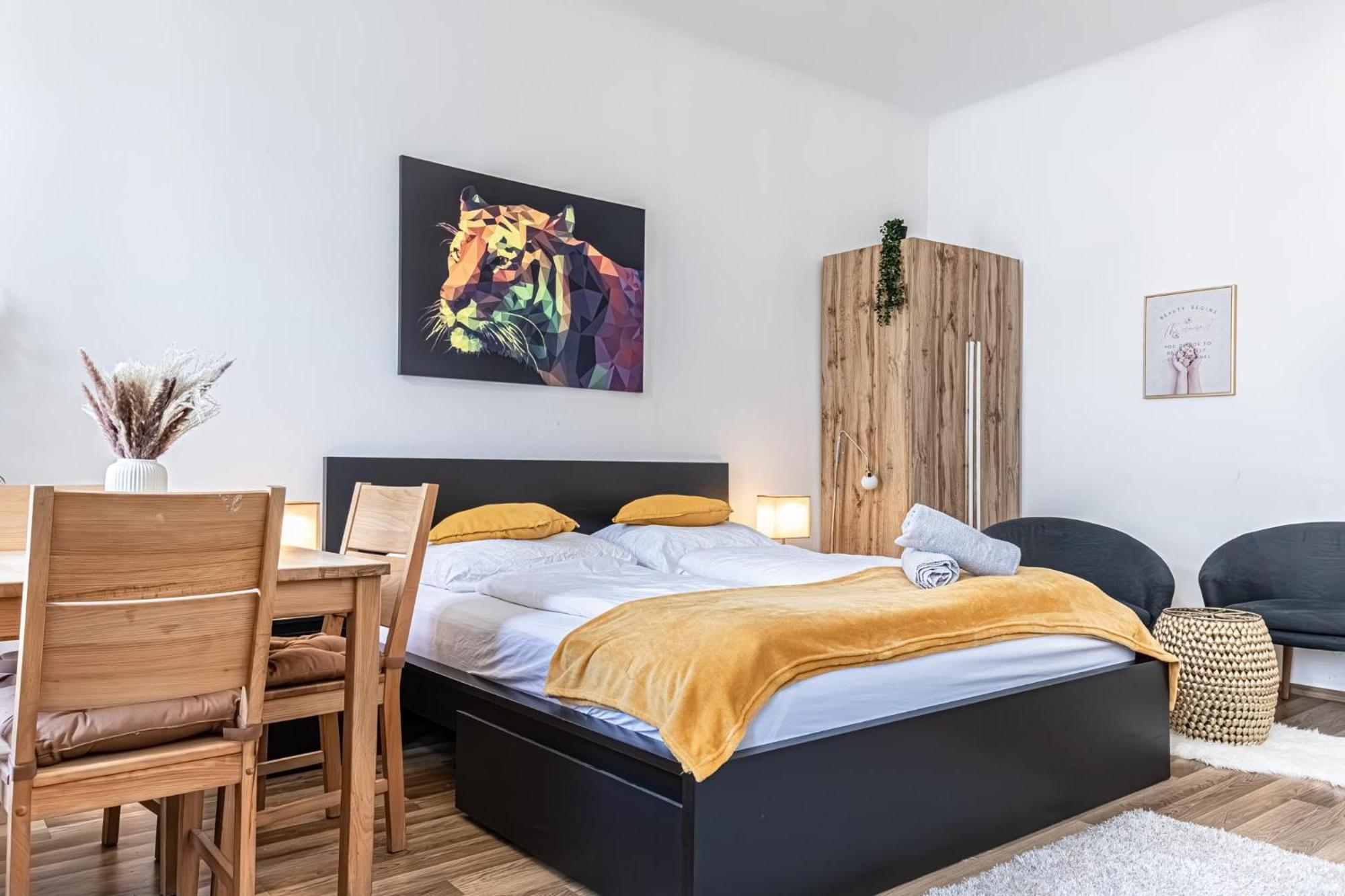 Explore Vienna: 1Br Retreat Near Westbahnhof 아파트 외부 사진